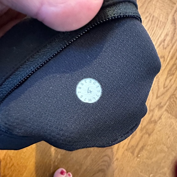 Lululemon Speed Up Low-Rise Lines Short 2.5” - Picture 10 of 10